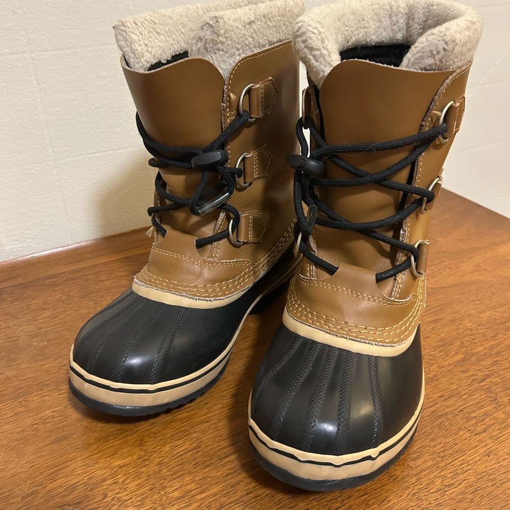Sorel Caribou Women's Winter Boots - Black and Tan